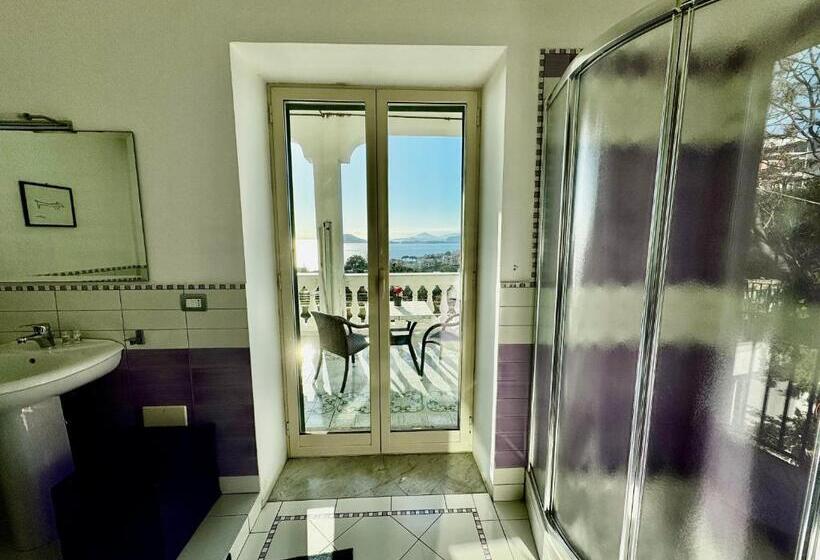 Номер Deluxe Вид на Море с Балконом, B&b Dumbolo