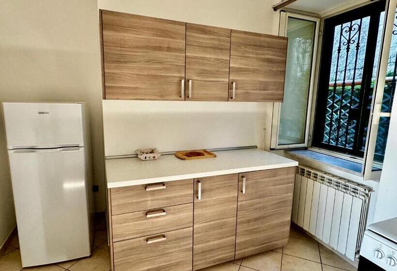 Апартаменты 1 Спальня с Террасой, B&b Dumbolo