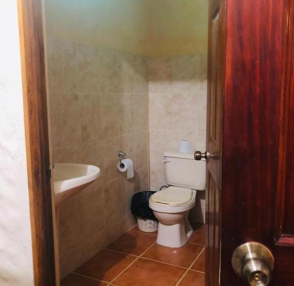 Одноместный Номер Basic, La Palapa Hut Nature Hostel