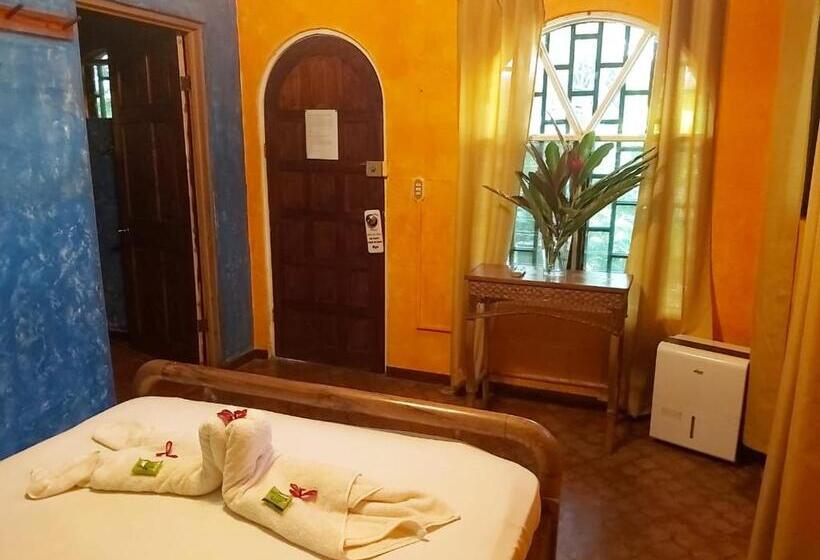 Номер Superior, La Palapa Hut Nature Hostel