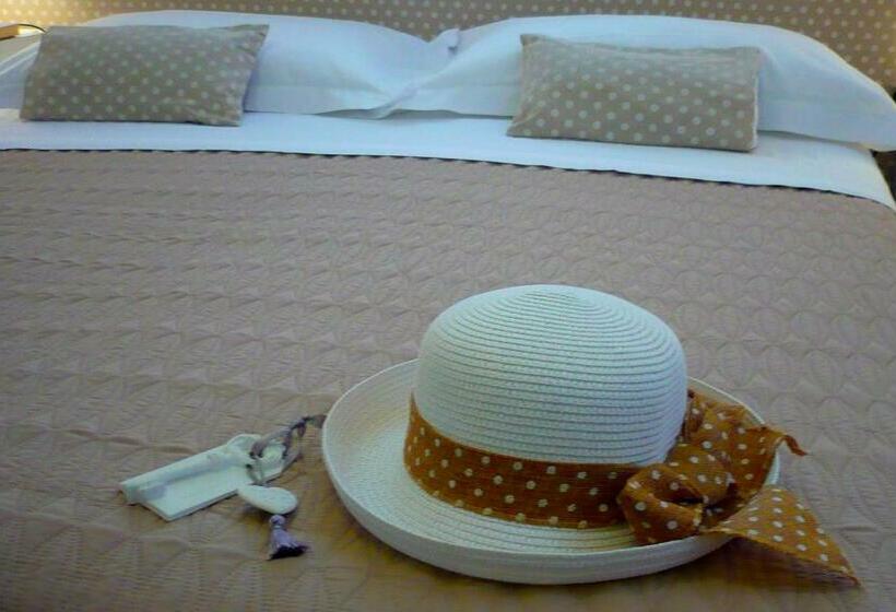 آپارتمان 1 خوابه همکف, Molo Di Levante   Rent Apartment