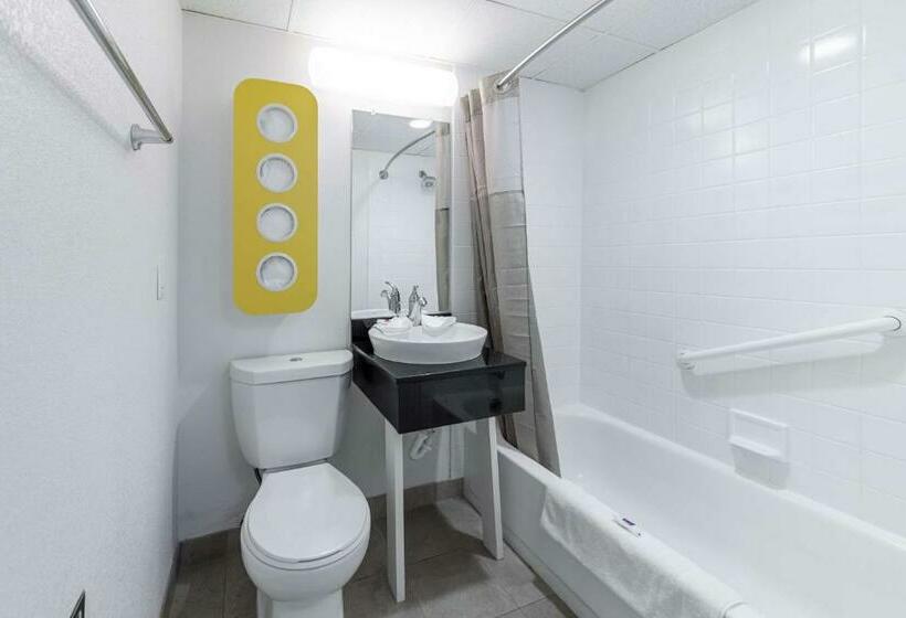 四人标准间, Motel 6warminster, Pa