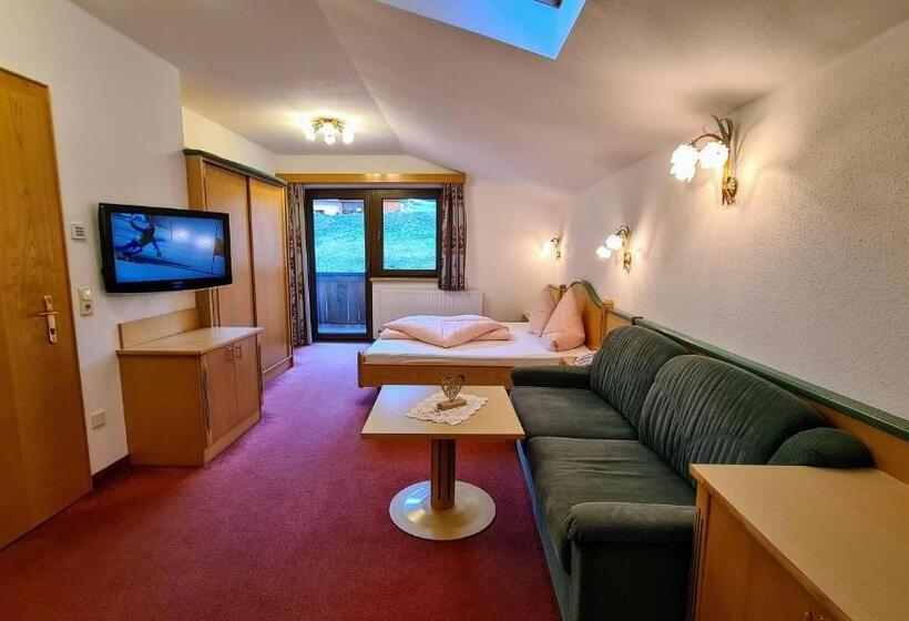 Апартаменты Comfort 2 Спальни, Apart Garni Romantica