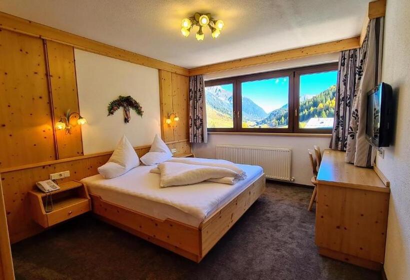 Апартаменты Comfort 2 Спальни, Apart Garni Romantica