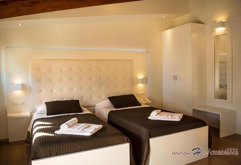 バルコニー付きスタンダードルーム, Boutique Hotel E Spa Città Bianca