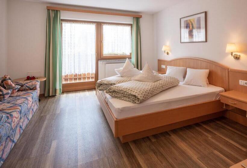 اتاق استاندارد سه نفره, B&b Martha