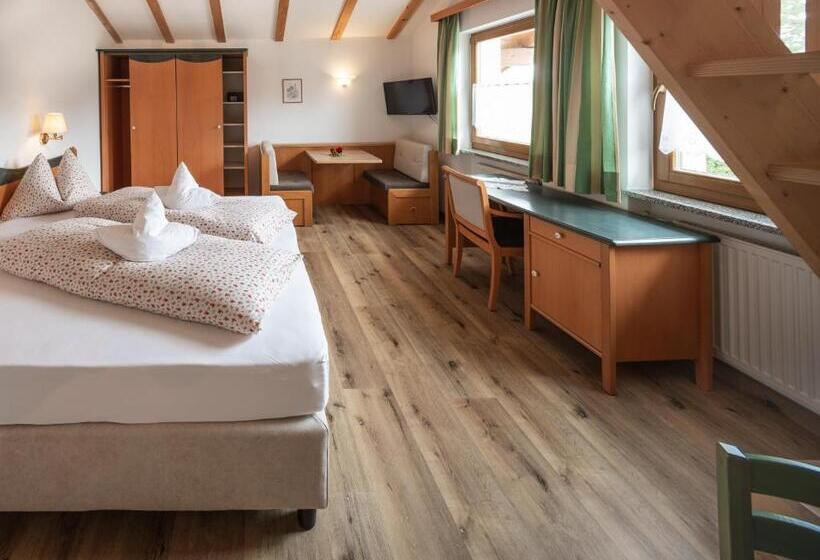 اتاق استاندارد سه نفره, B&b Martha