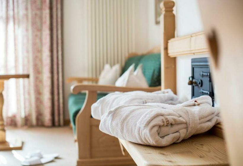 Полулюкс с Балконом, Charmehotel Uhrerhof   Deur