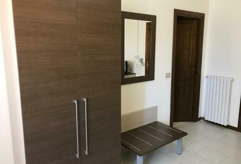 اتاق لوکس, Marina