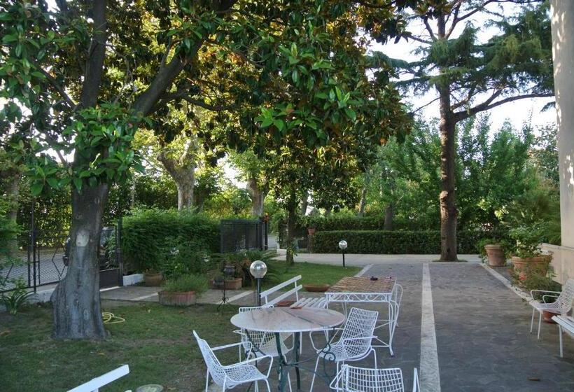Четырехместный Номер Стандарт, Villa Nicodemo