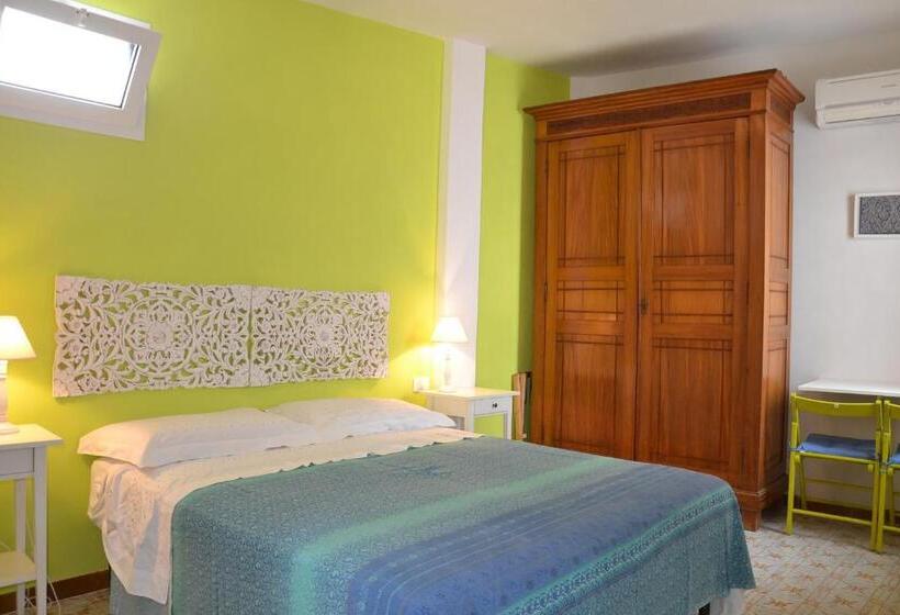 اتاق خانوادگی, B&b Talìa