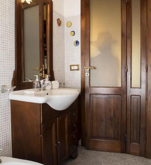 סטודיו דלוקס, Sabrina Suite