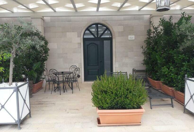 اتاق استاندارد سه نفره, Villa Caramia