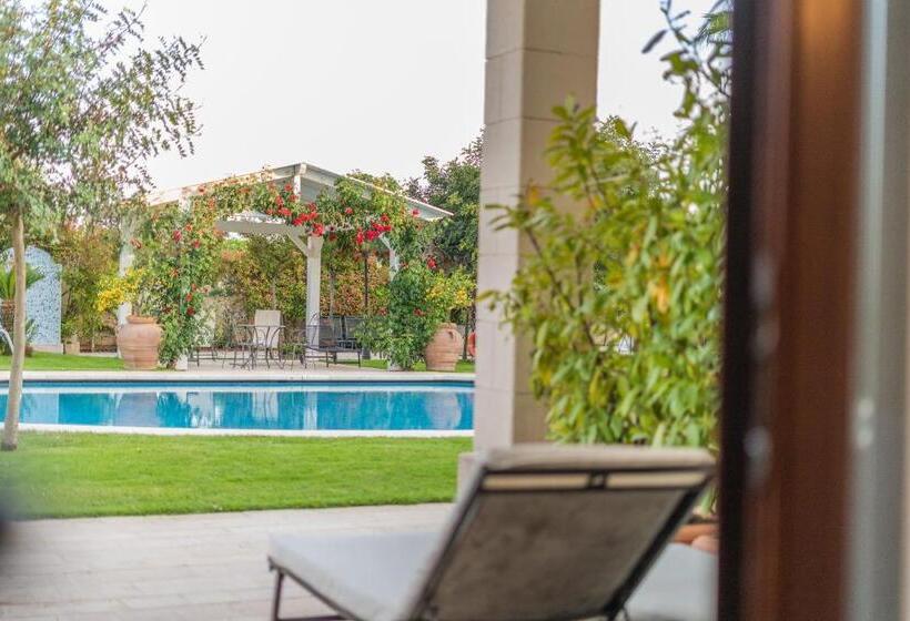 سوییت خانوادگی, Villa Caramia