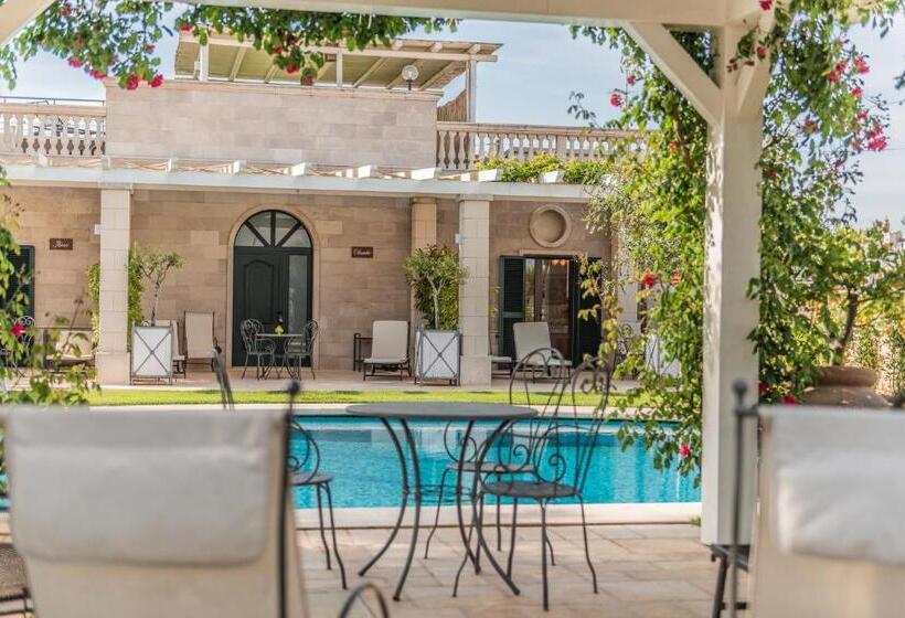 اتاق استاندارد سه نفره, Villa Caramia