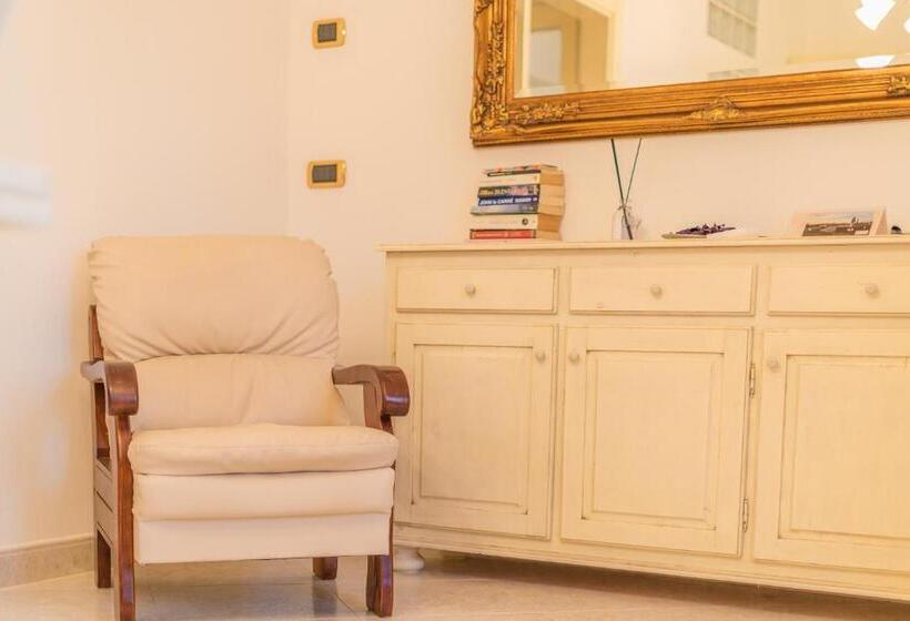 اتاق لوکس, Villa Caramia