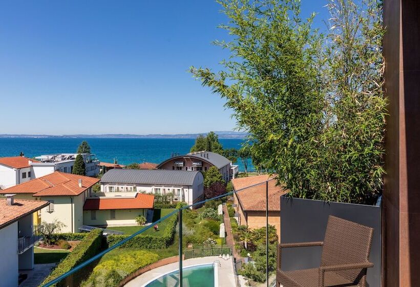 Superior room with lake view, Art Hotel Ventaglio