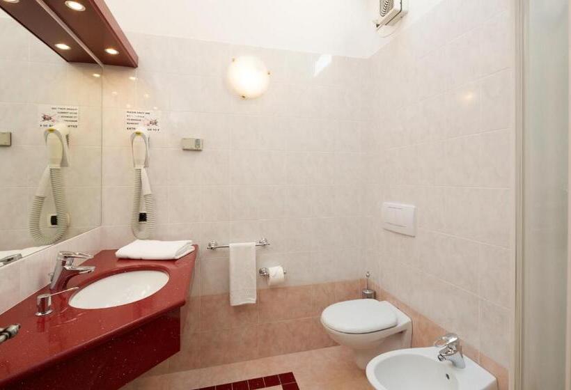 اتاق استاندارد یک نفره, La Pastorella