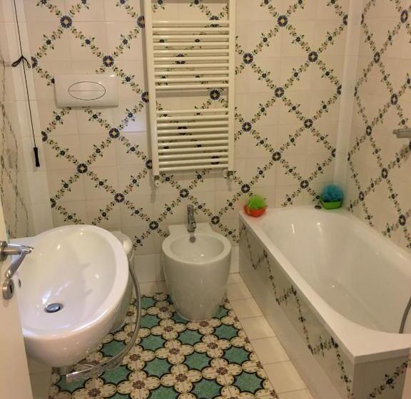 سوییت خانوادگی, B&b Villa Zia Febronia
