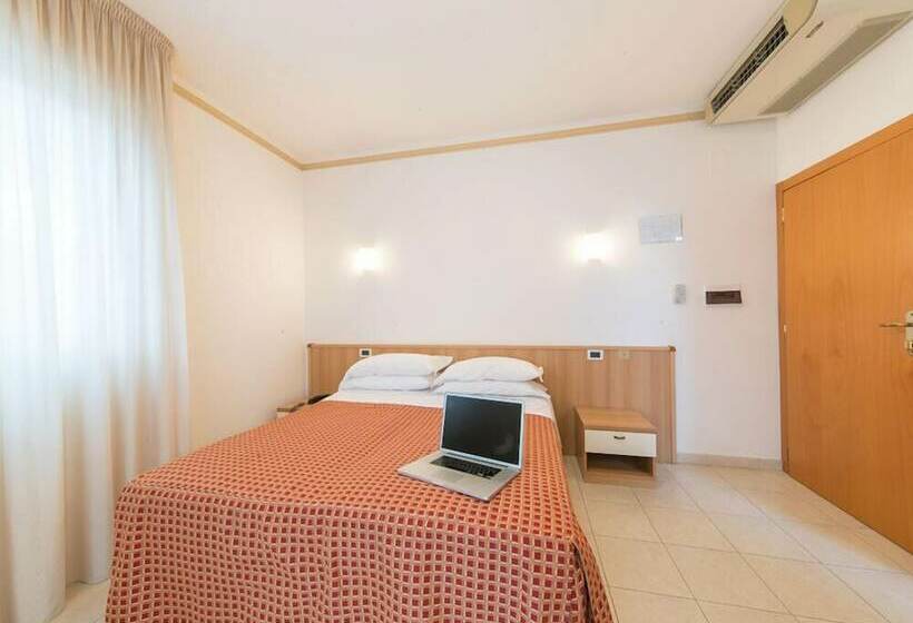 Номер Стандарт, Ristorante Hotel Lucia   100 Mt Dal Mare