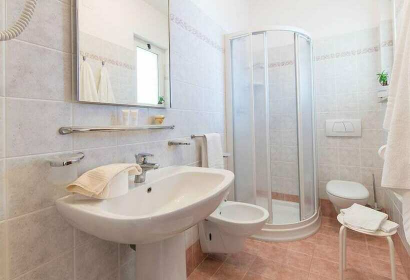 Номер Стандарт, Ristorante Hotel Lucia   100 Mt Dal Mare