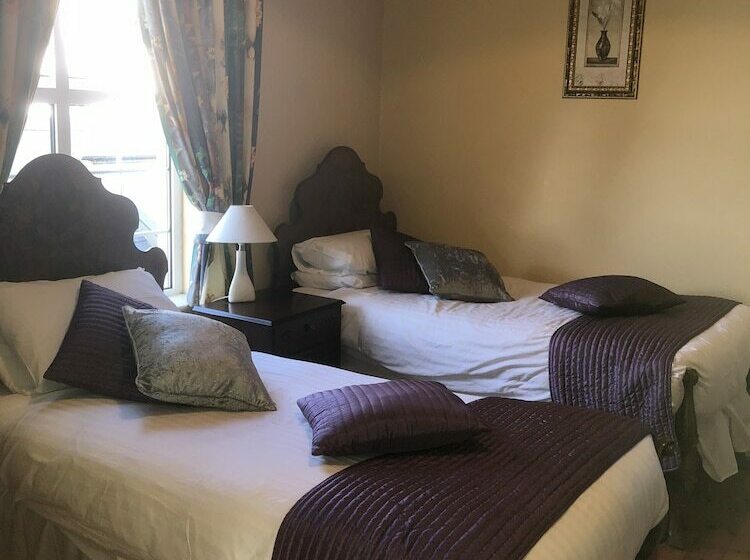 Семейный Номер, Townsend House Guest House