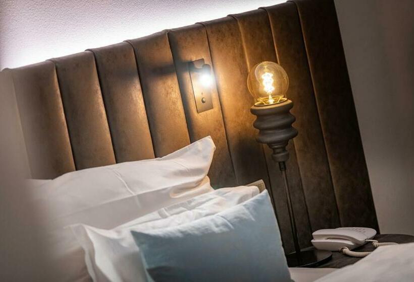 Номер Стандарт с Балконом, Boutique Hotel Eschenlohe
