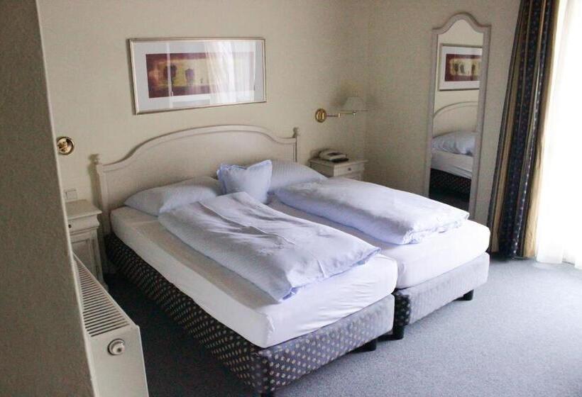 اتاق استاندارد با چشم‌انداز باغ, Boutique Hotel Ballguthof Am Golfplatz