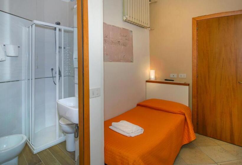 اتاق استاندارد یک نفره, Villa Grazia