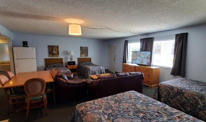 패밀리 룸, Lakeview Inn & Suites Okeechobee