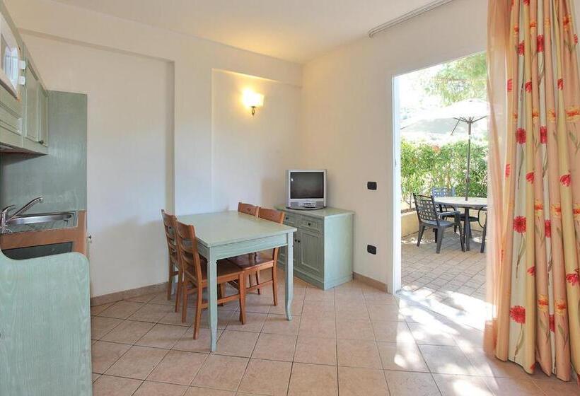Студия Стандарт, Il Villaggio Di Giuele