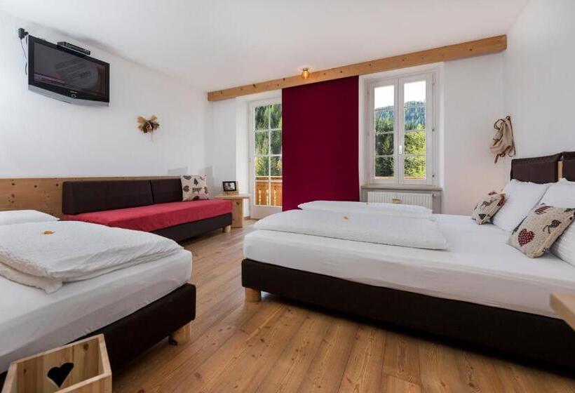 Семейный Номер Вид на Горы, Small & Lovely Hotel Zaluna