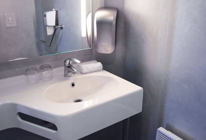 اتاق خانوادگی, Brit Hotel Confort La Tour Blanche