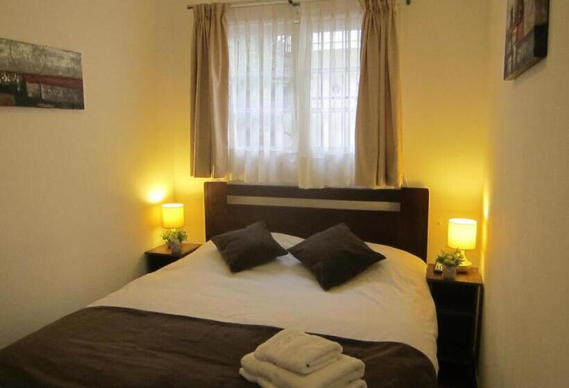 Quarto Estandar, 7 Norte