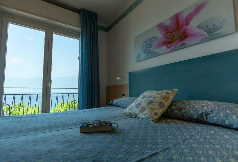 اتاق استاندارد با چشم‌انداز دریاچه, Residence Sirenella