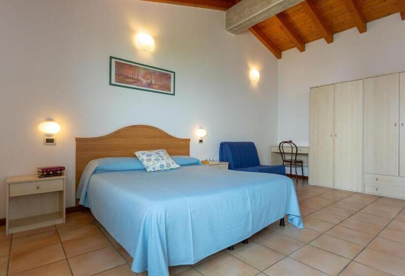 2 Bedrooms Apartment Lake View, Residence Sirenella