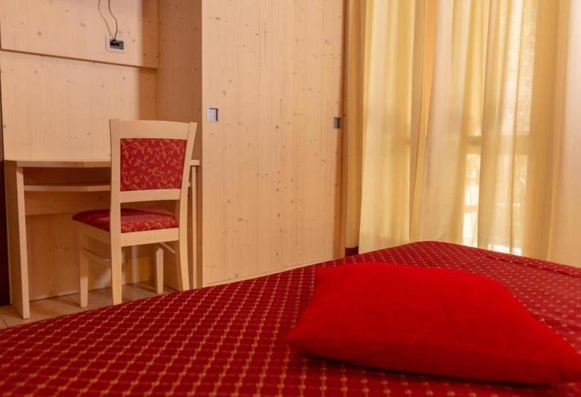 اتاق استاندارد سه نفره, Residence Sirenella