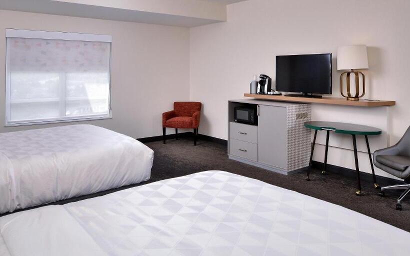 Номер Стандарт Адаптированный для Инвалидов, Holiday Inn & Suites   Farmington Hills   Detroit Nw, An Ihg