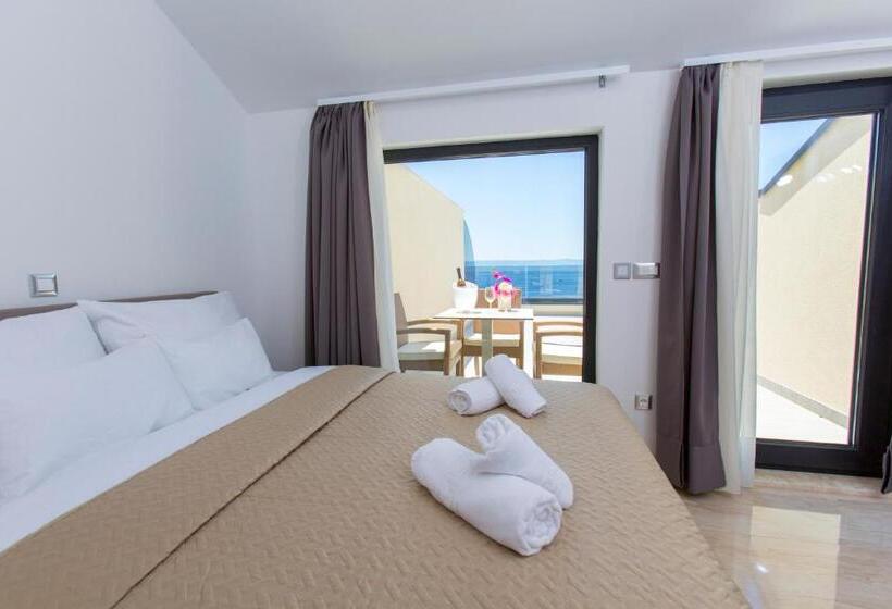 آپارتمان 2 خوابه با بالکن, Luxury Aparthotel