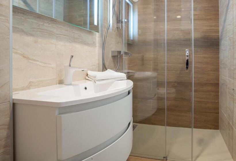 آپارتمان 2 خوابه با تراس, Luxury Aparthotel