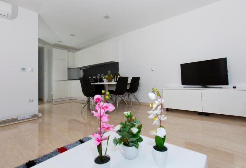 آپارتمان 2 خوابه با تراس, Luxury Aparthotel
