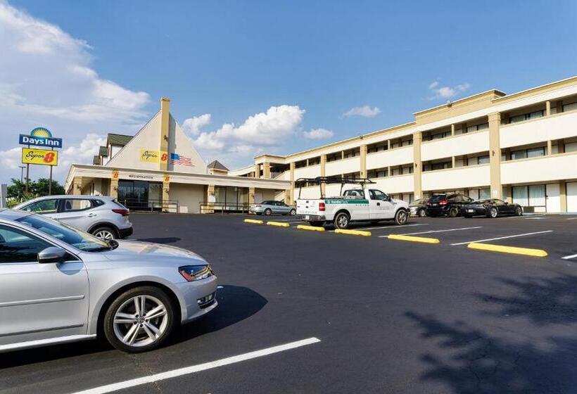 장애인을 위한 스탠다드 룸, Super 8 By Wyndham Westend Alexandria,va Washington Dc Area