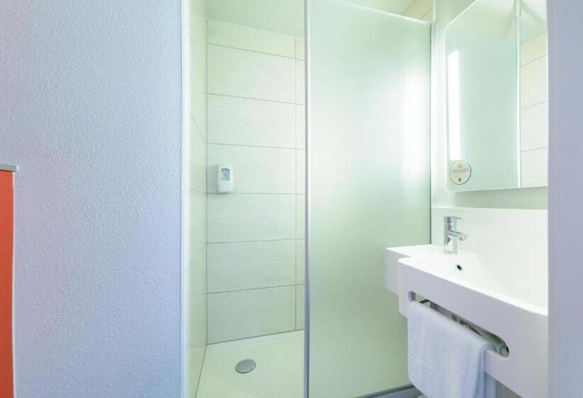Номер Стандарт Трехместный, B&b Hotel Colmar Expo