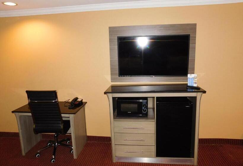 חדר קלאסי לשלושה, Regency Inn & Suites Beaumont