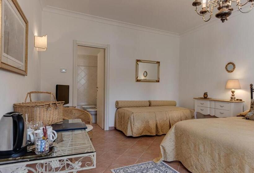 اتاق استاندارد سه تخته با چشم‌انداز باغ, Villa Del Papa