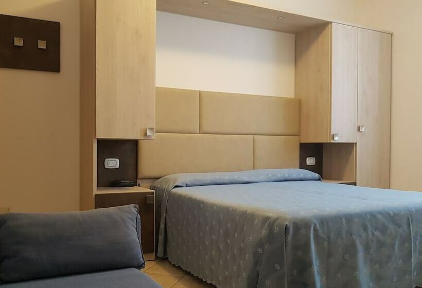 اتاق استاندارد سه نفره, Eura