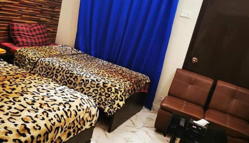 اتاق لوکس, Couples Friendly Guest House Karachi
