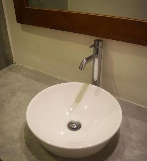 اتاق استاندارد با تخت بزرگ, Railway Lodge Hostel