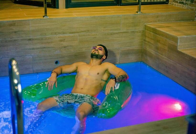 Люкс с Бассейном, Orei Private Suites Adult Only