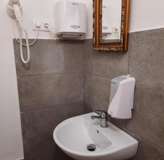 Семейный Номер, Lima Hostel Győr